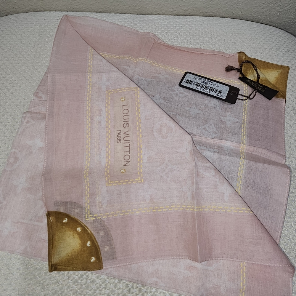 AUTHENTIC LOUIS VUITTON BANDANA/SCARF PINK - Picture 2 of 6